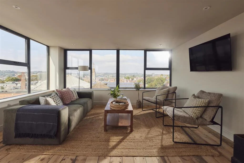 4 bedroom flat for rent