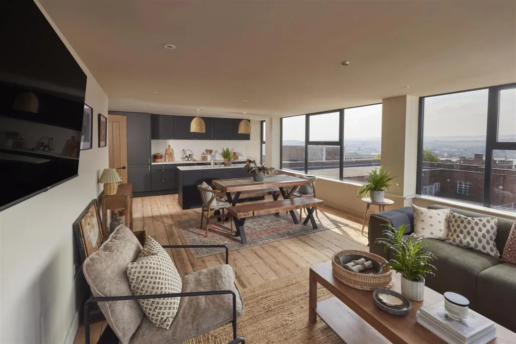 4 bedroom flat for rent
