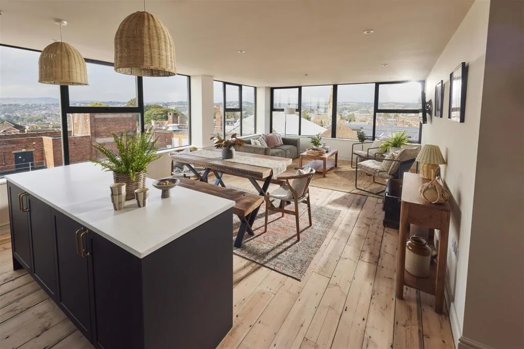 4 bedroom flat for rent
