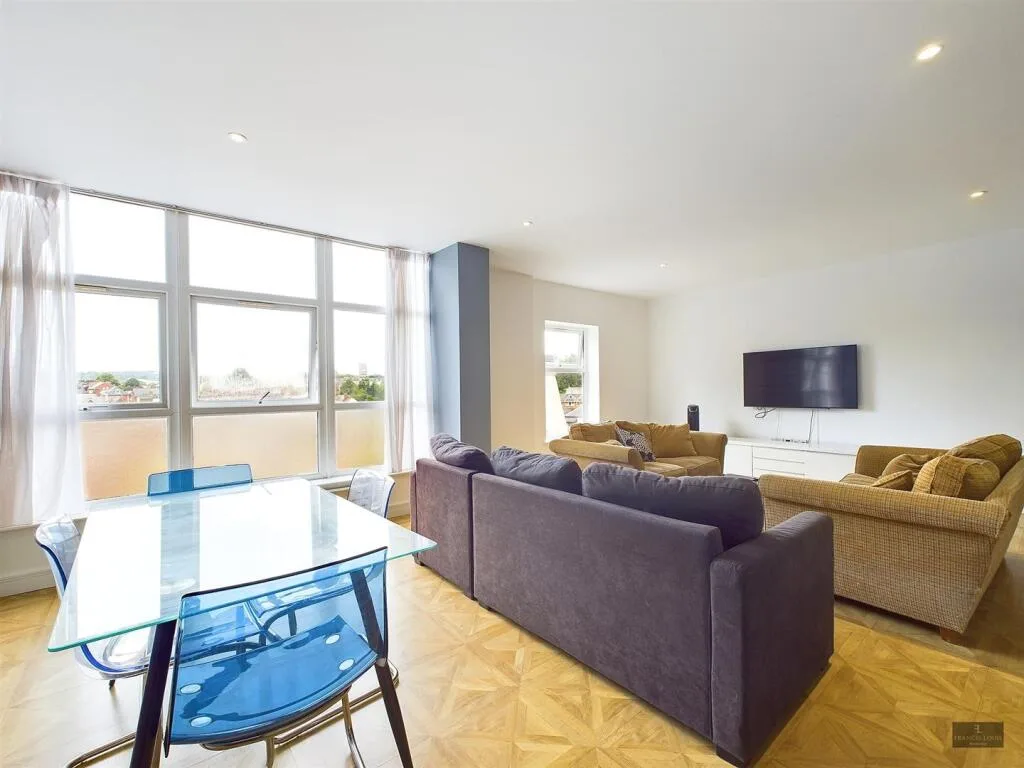 4 bedroom flat for rent