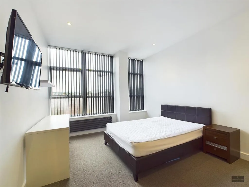 4 bedroom flat for rent