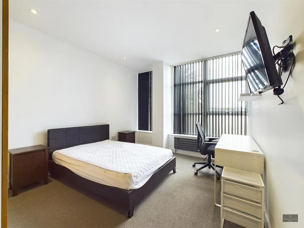 4 bedroom flat for rent