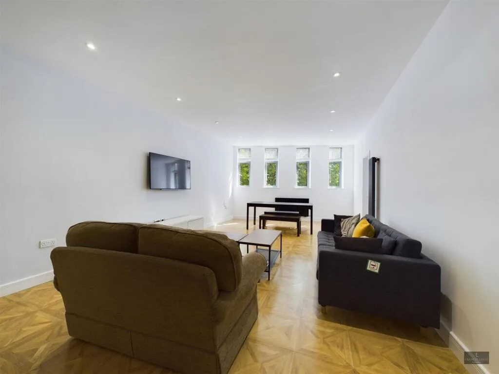 3 bedroom flat for rent