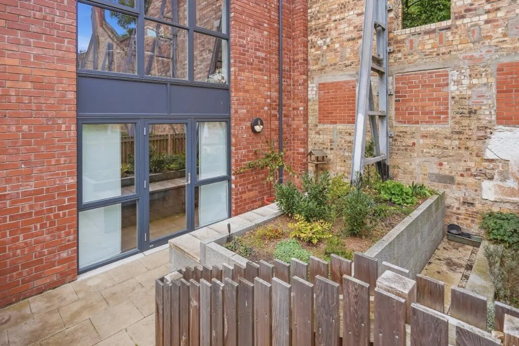 1 bedroom ground floor flat for rent