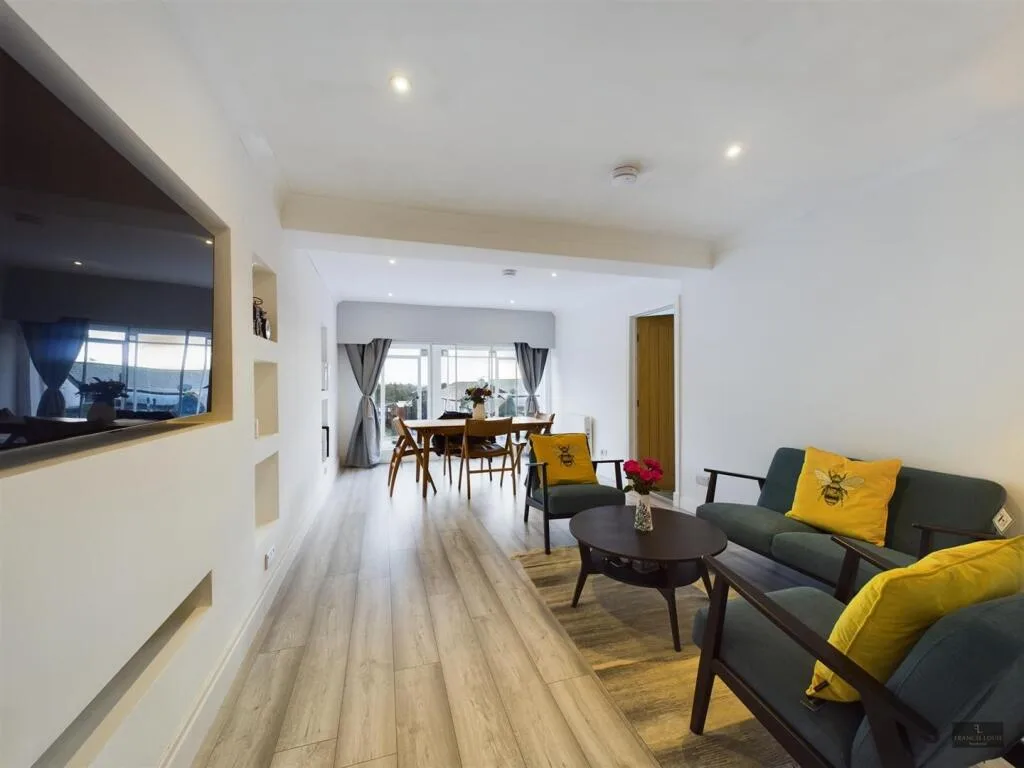 3 bedroom flat for rent