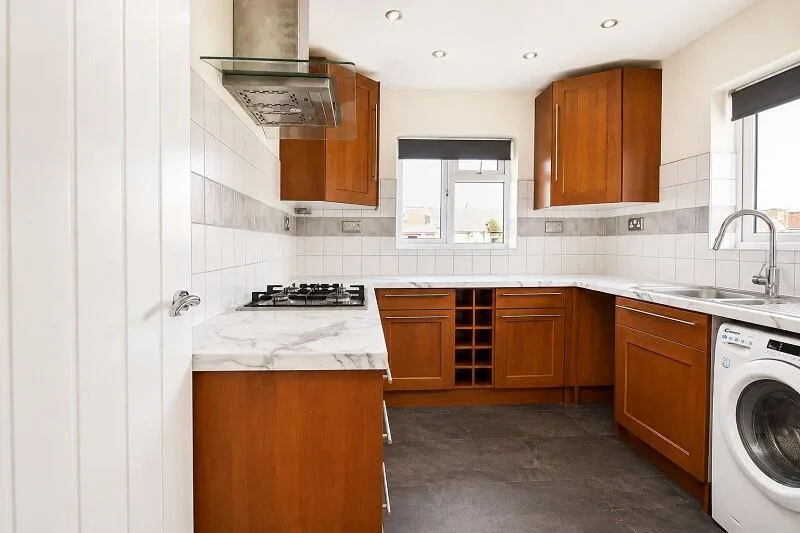 2 bedroom maisonette for rent