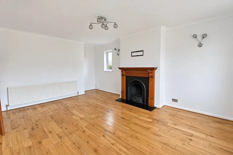 2 bedroom maisonette for rent