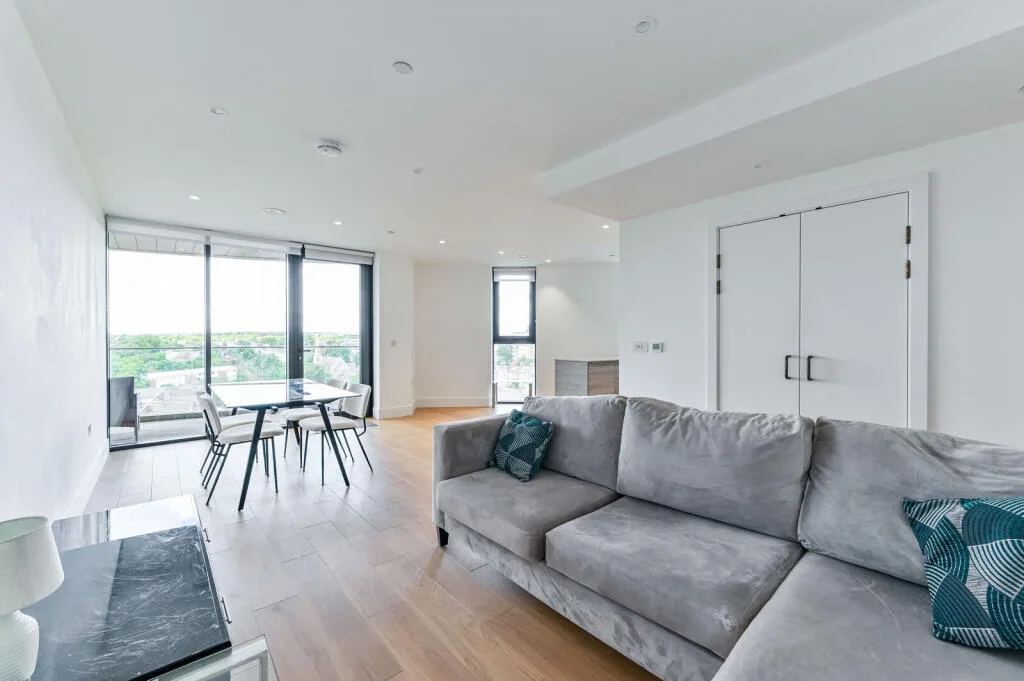 3 bedroom flat for rent