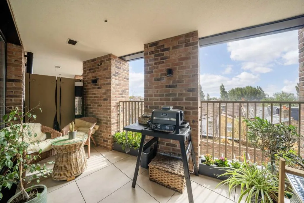 3 bedroom flat for rent