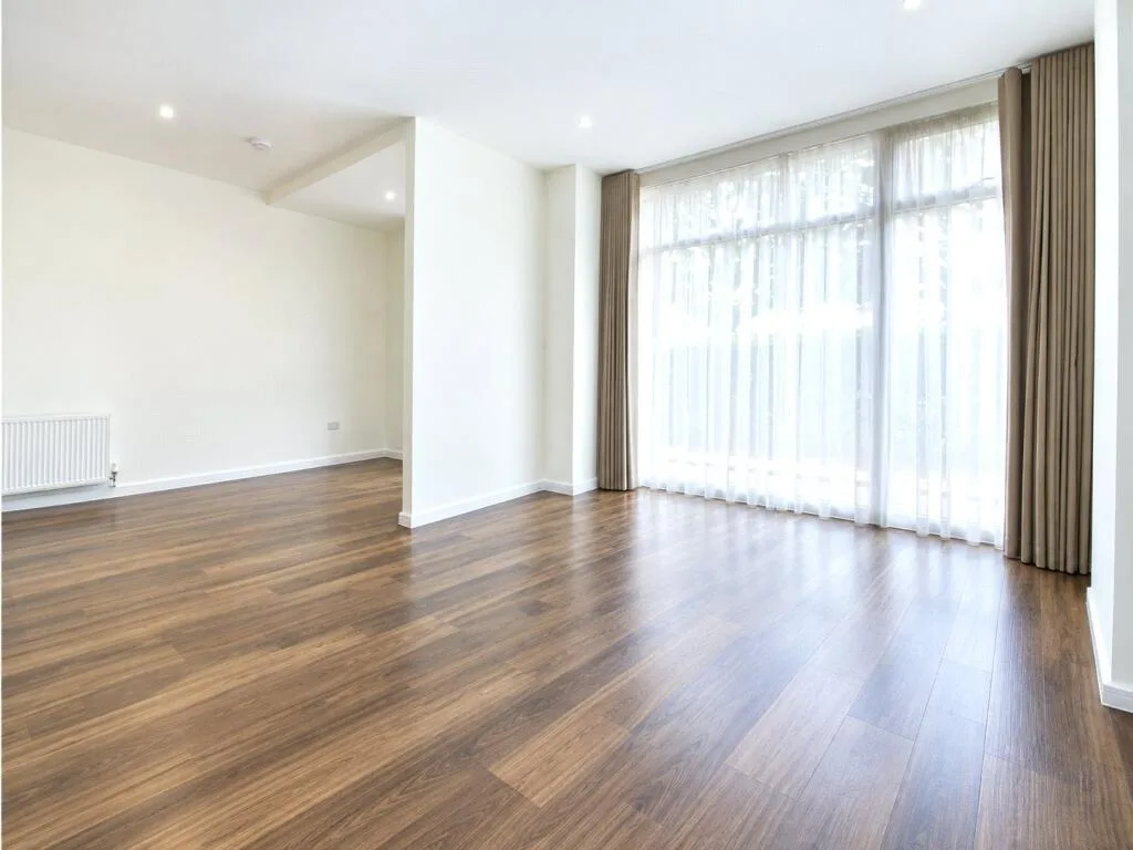 3 bedroom maisonette for rent