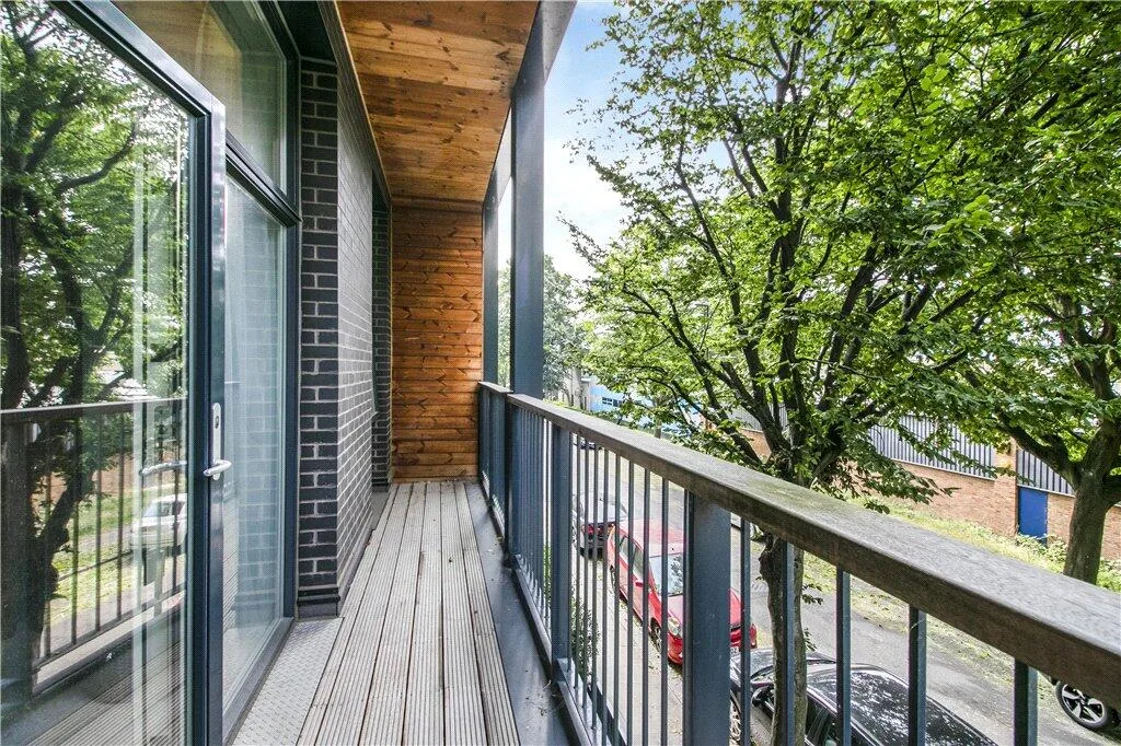 3 bedroom maisonette for rent