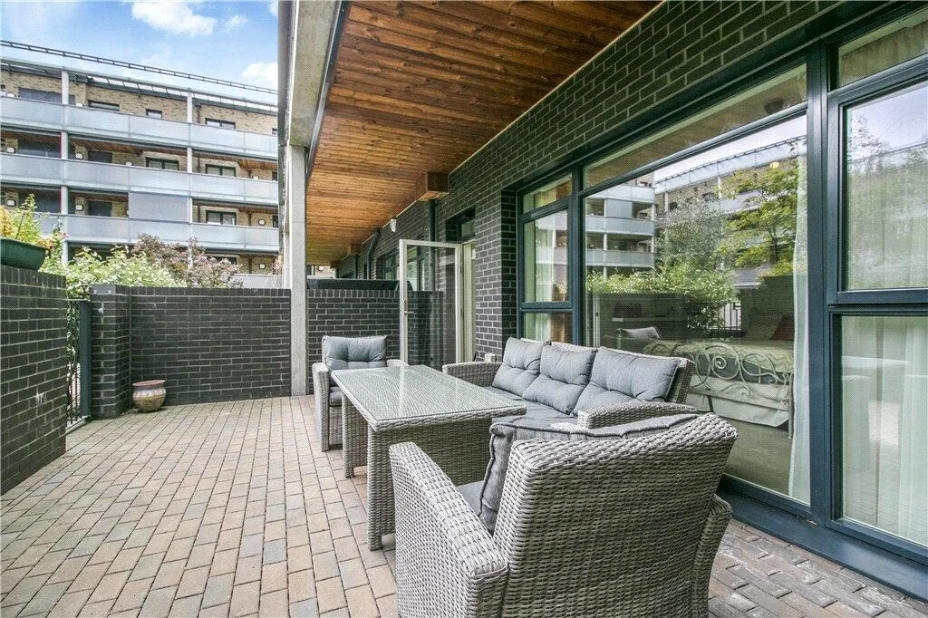 3 bedroom maisonette for rent