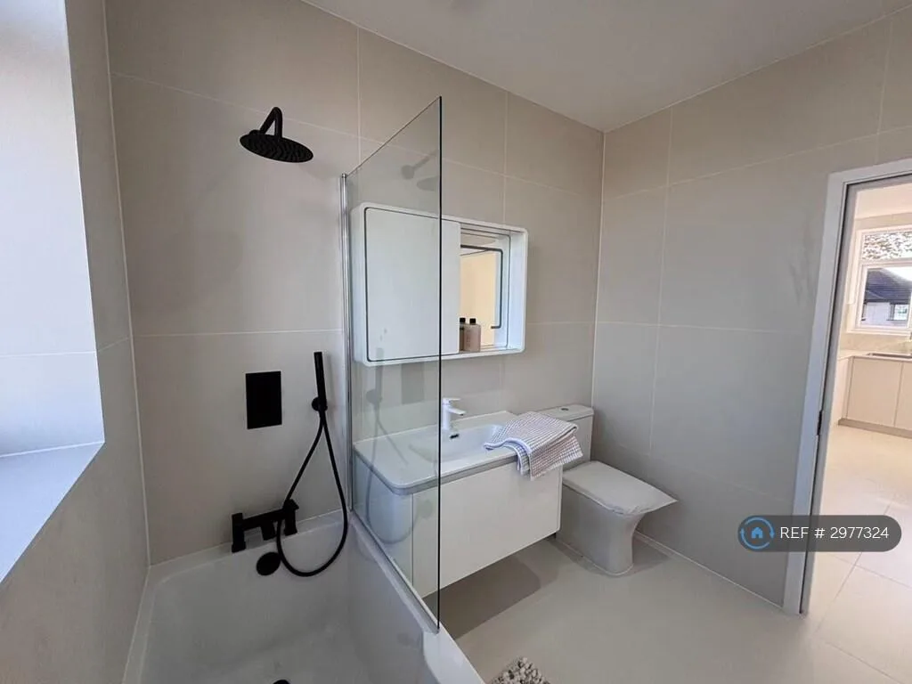 2 bedroom maisonette for rent