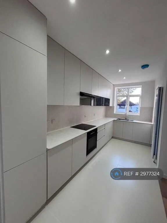 2 bedroom maisonette for rent