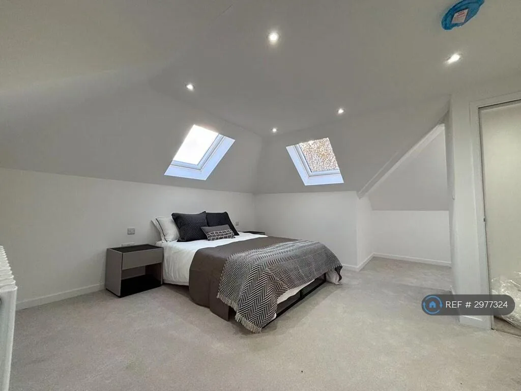 2 bedroom maisonette for rent