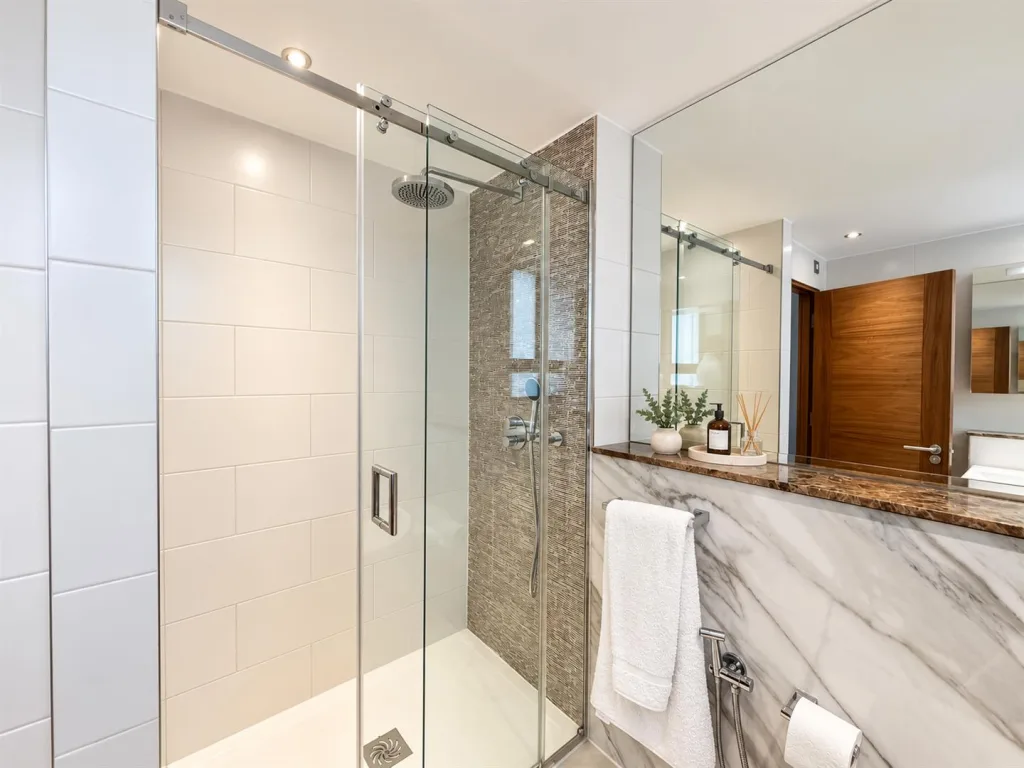 3 bedroom mews property for rent