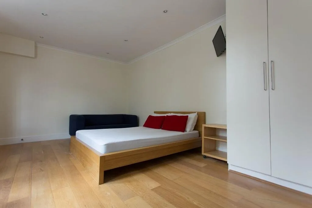 Studio flat for rent