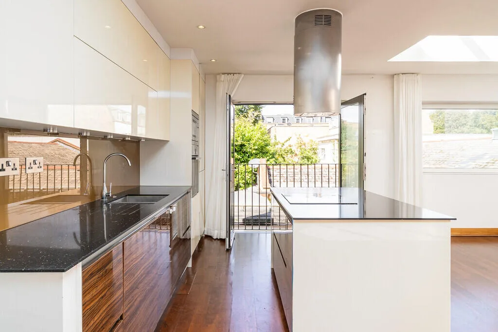 4 bedroom mews property for rent