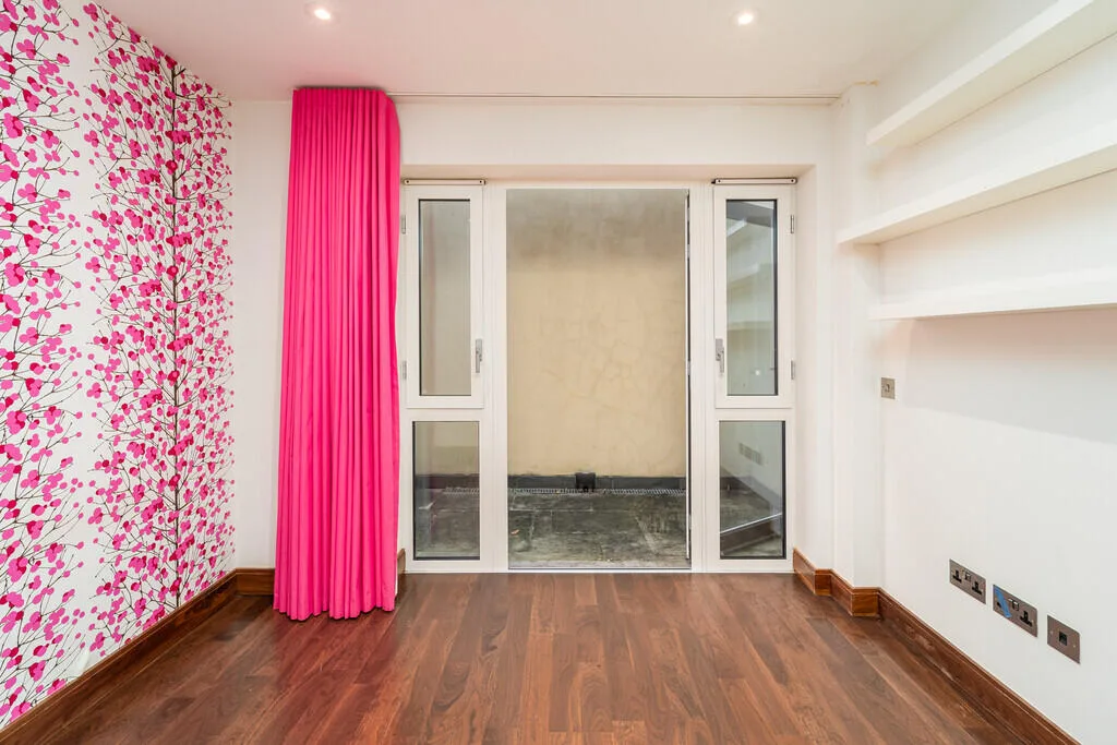 4 bedroom mews property for rent