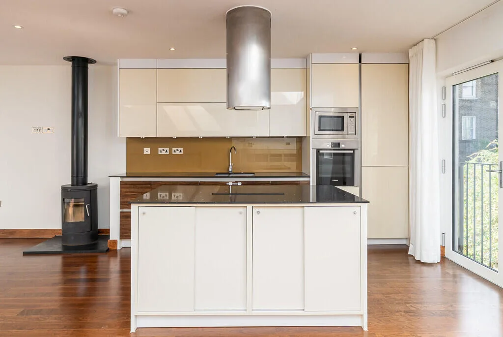 4 bedroom mews property for rent