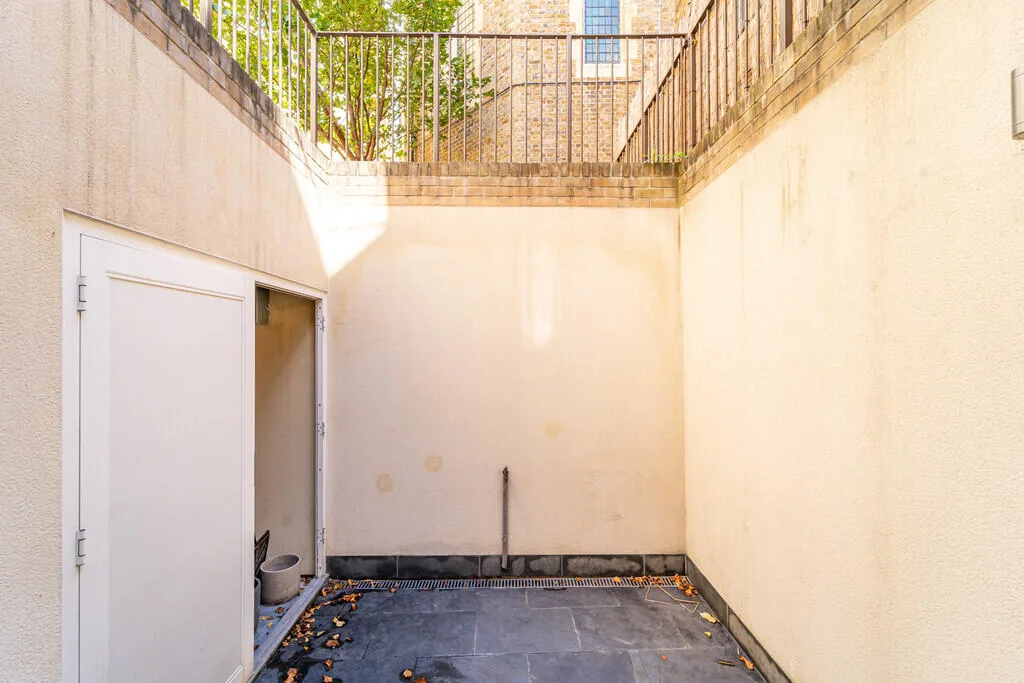 4 bedroom mews property for rent