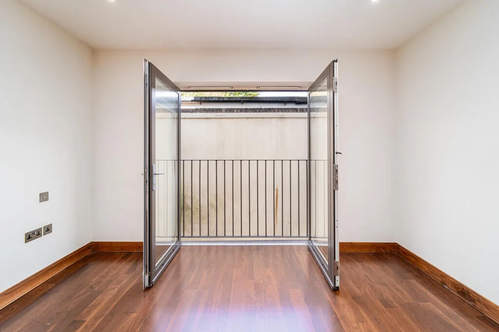 4 bedroom mews property for rent