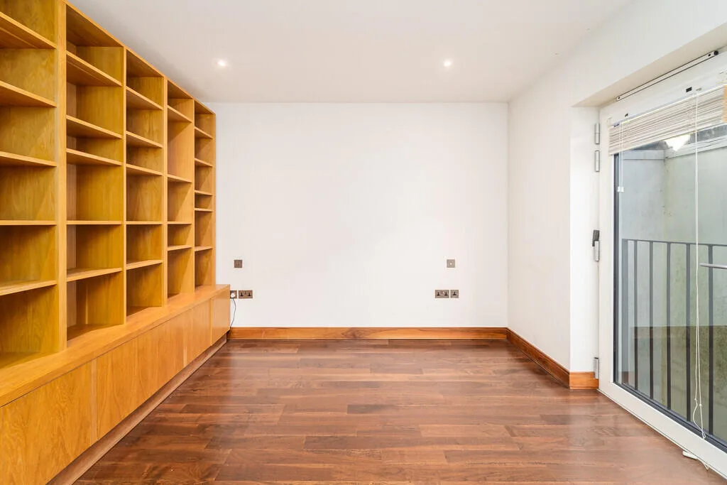 4 bedroom mews property for rent