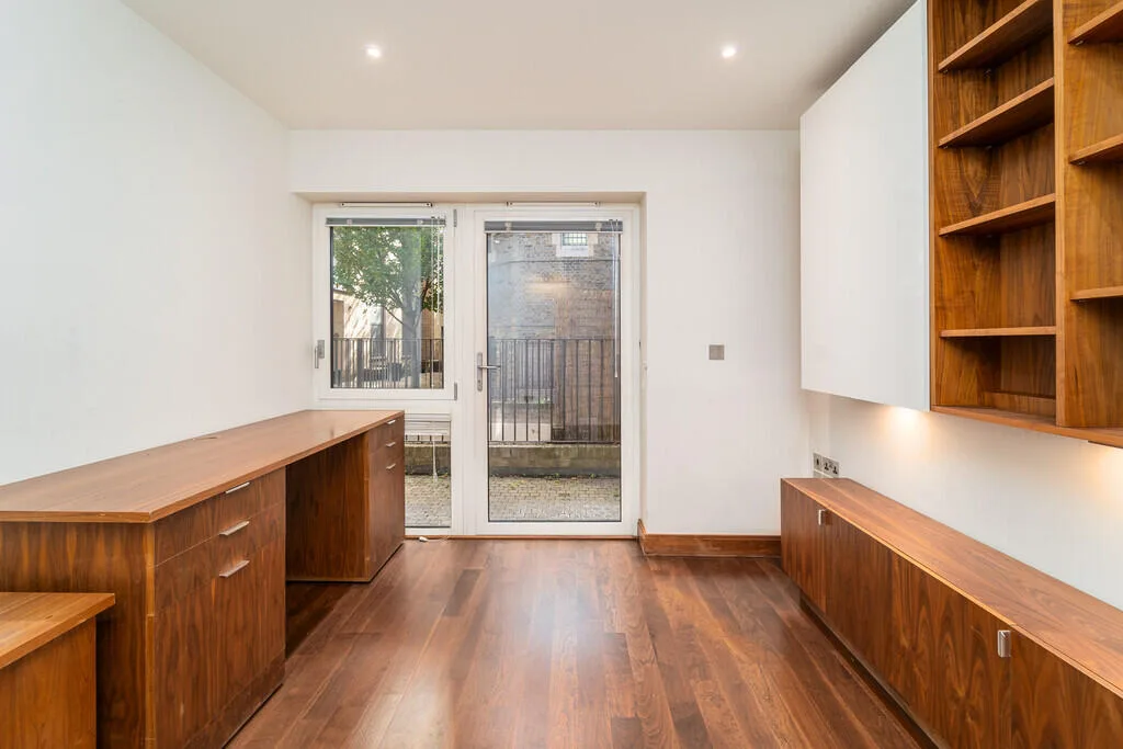 4 bedroom mews property for rent