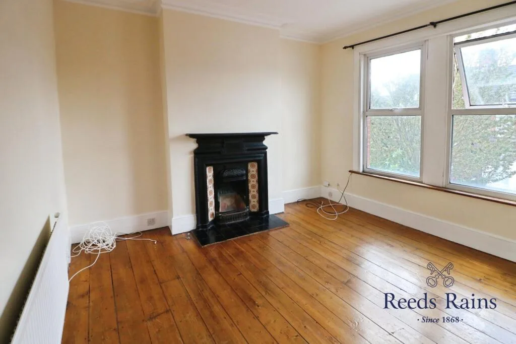 2 bedroom maisonette for rent