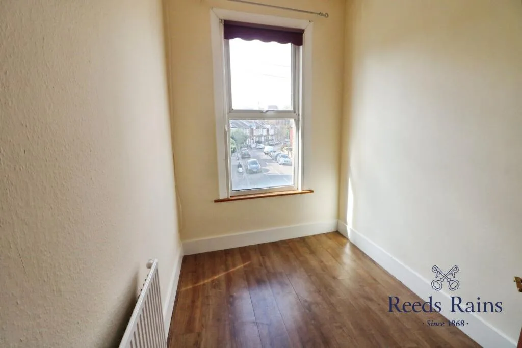 2 bedroom maisonette for rent