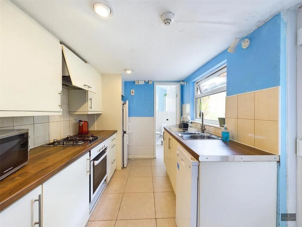 5 bedroom house for rent