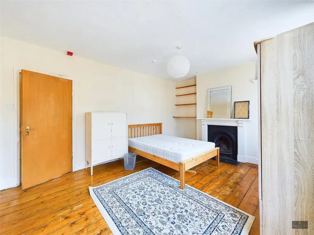 5 bedroom house for rent