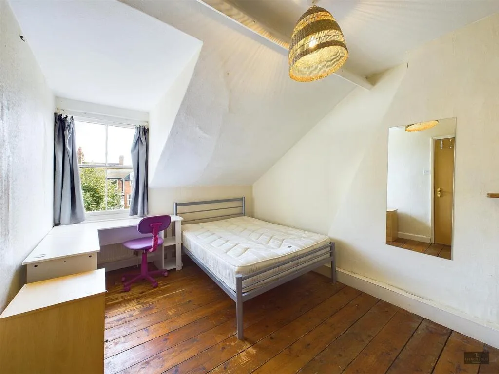 5 bedroom house for rent