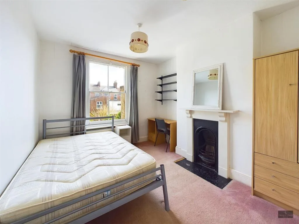 5 bedroom house for rent