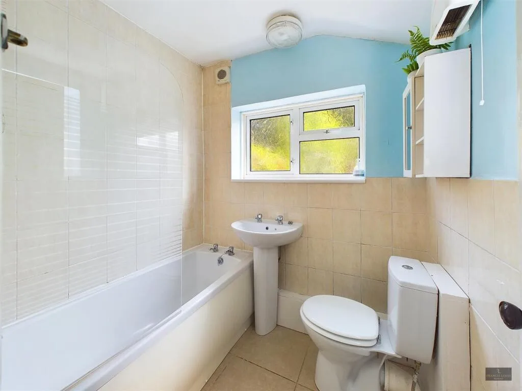 5 bedroom house for rent