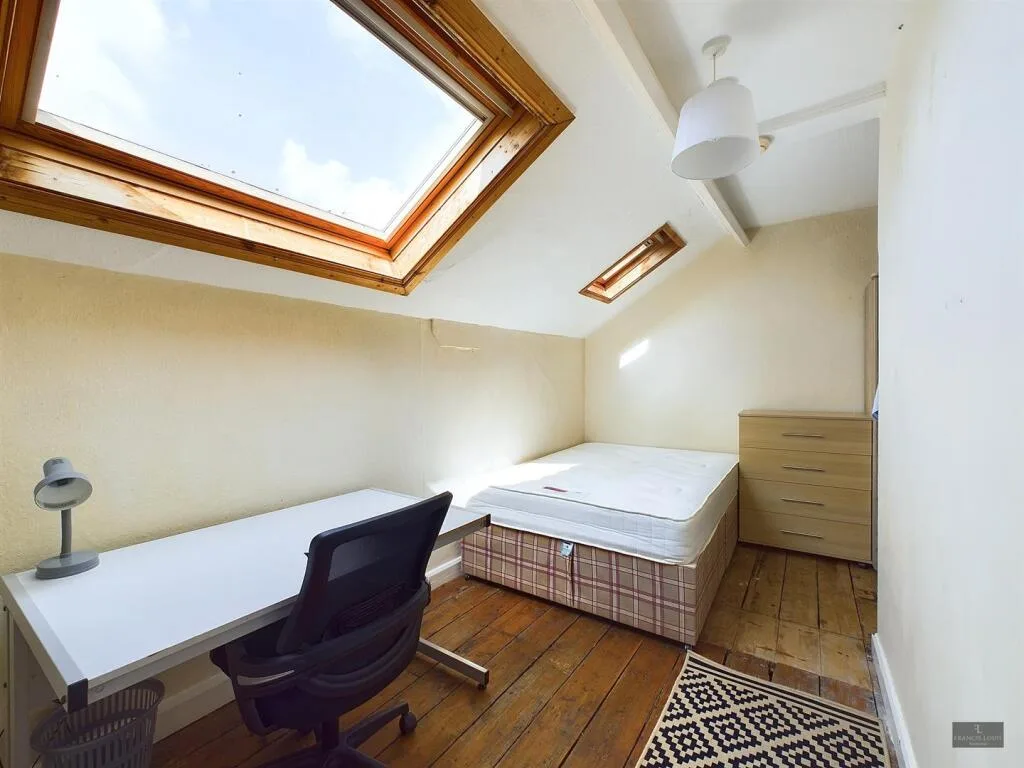 5 bedroom house for rent