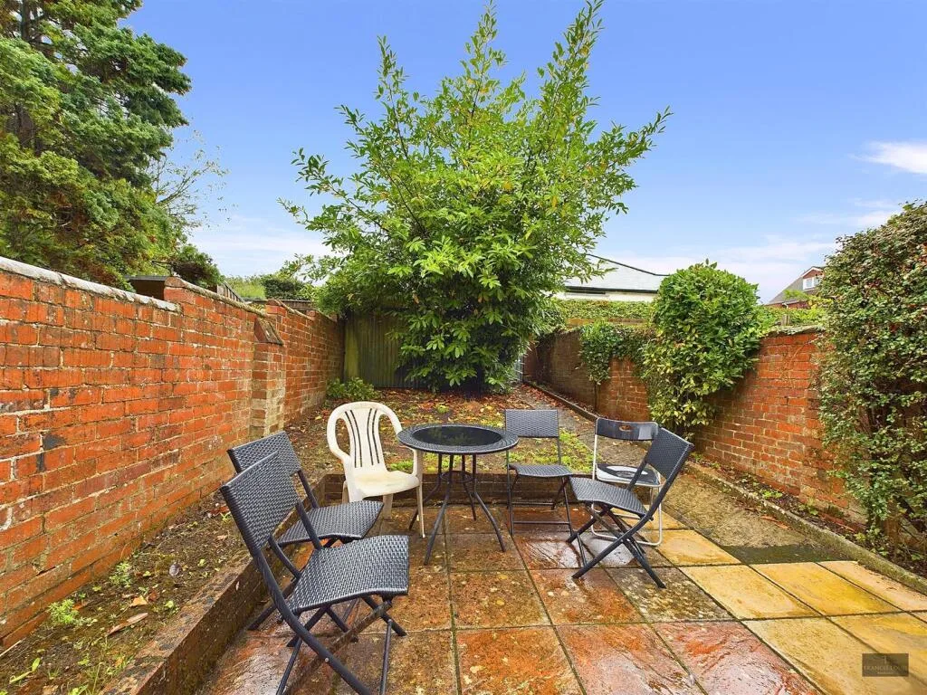 7 bedroom house for rent