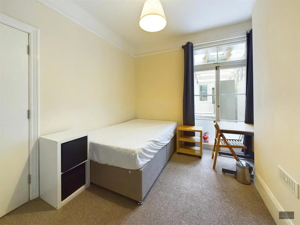 7 bedroom house for rent