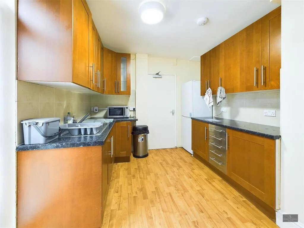 7 bedroom house for rent
