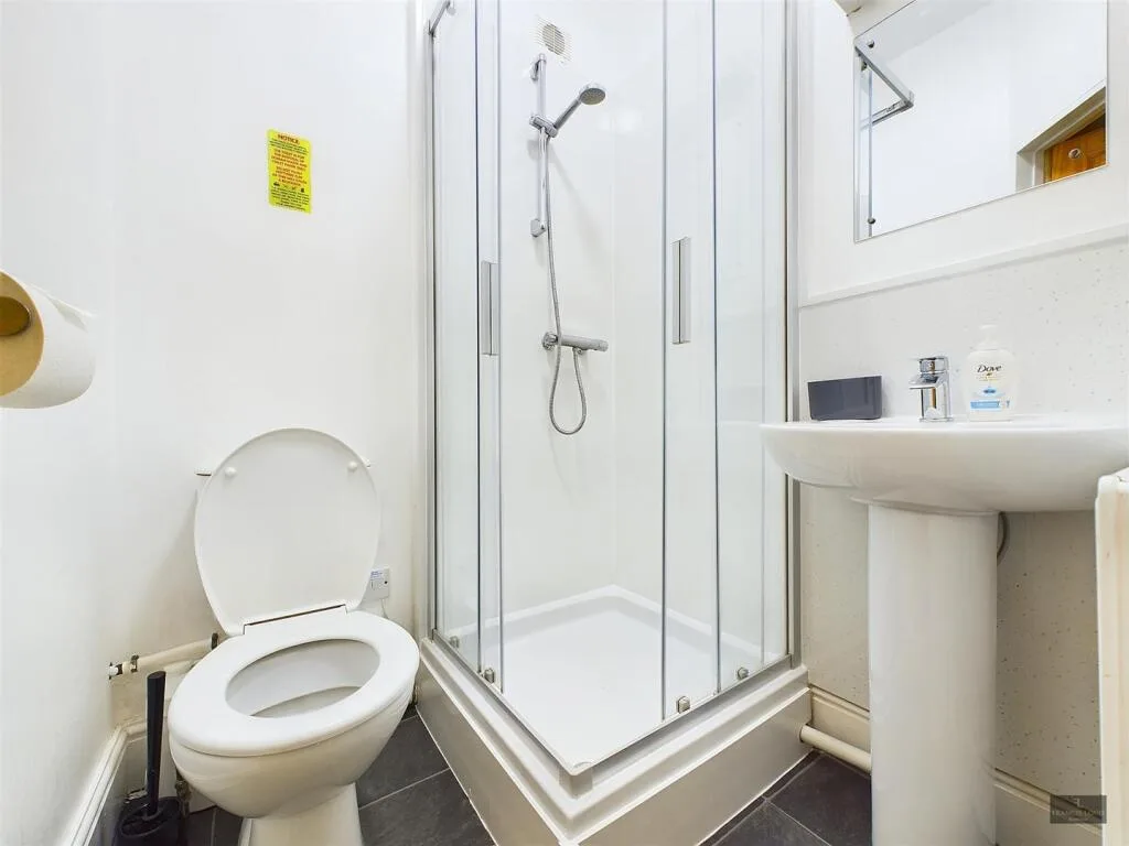 7 bedroom house for rent