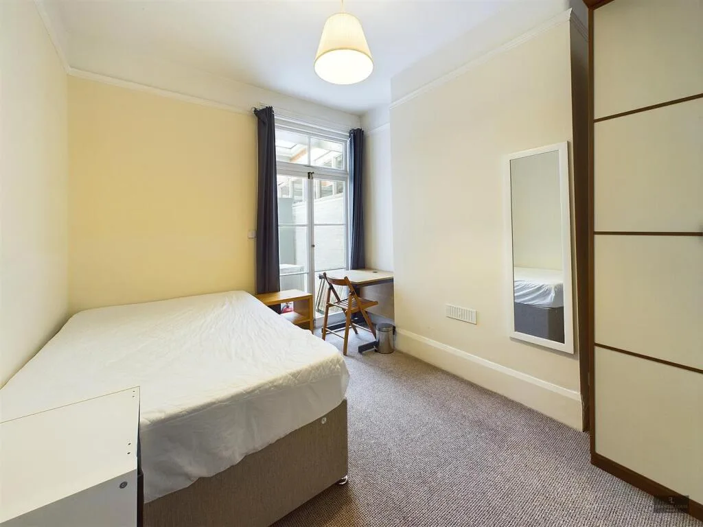 7 bedroom house for rent