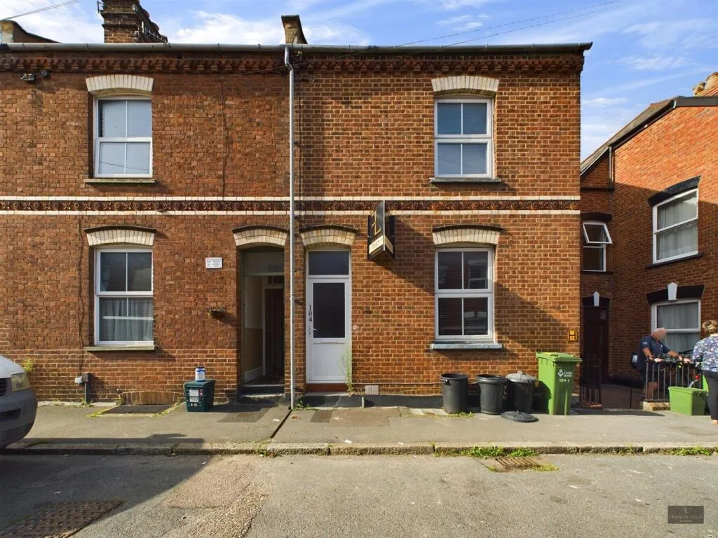 4 bedroom end of terrace house for rent