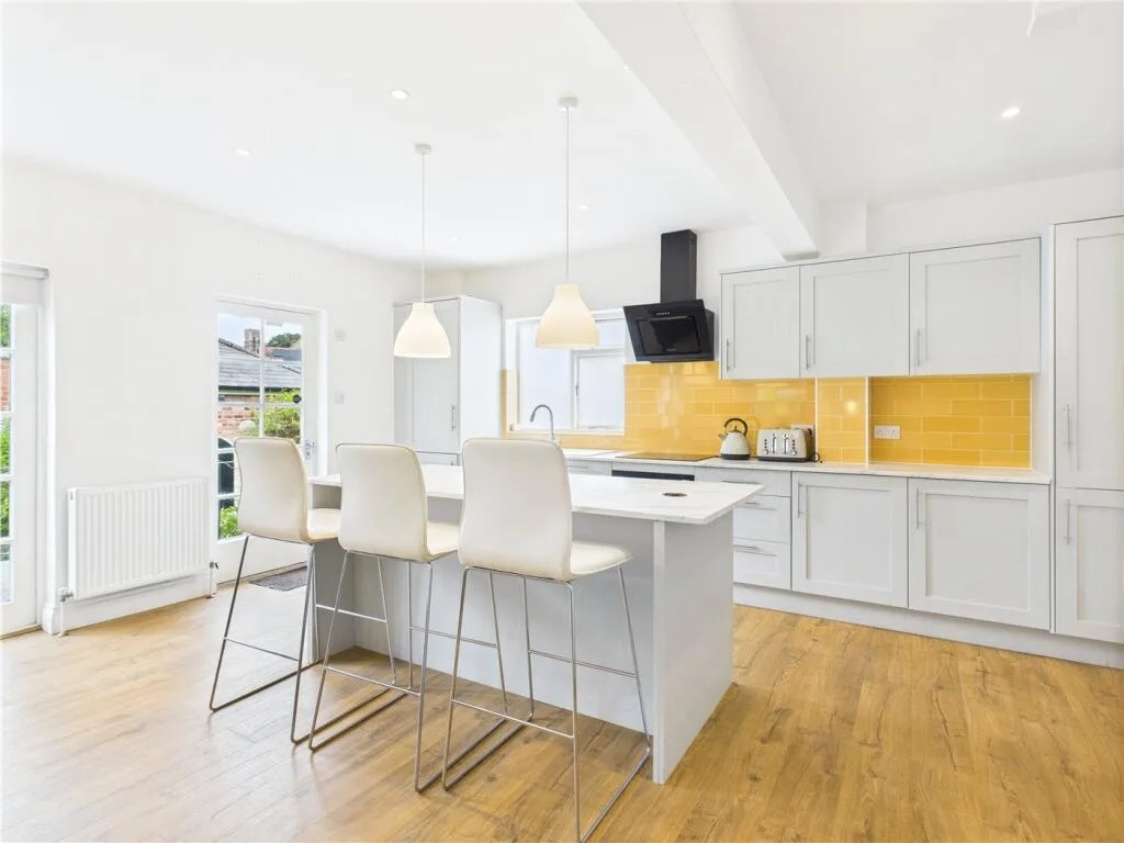 2 bedroom semi-detached house for rent