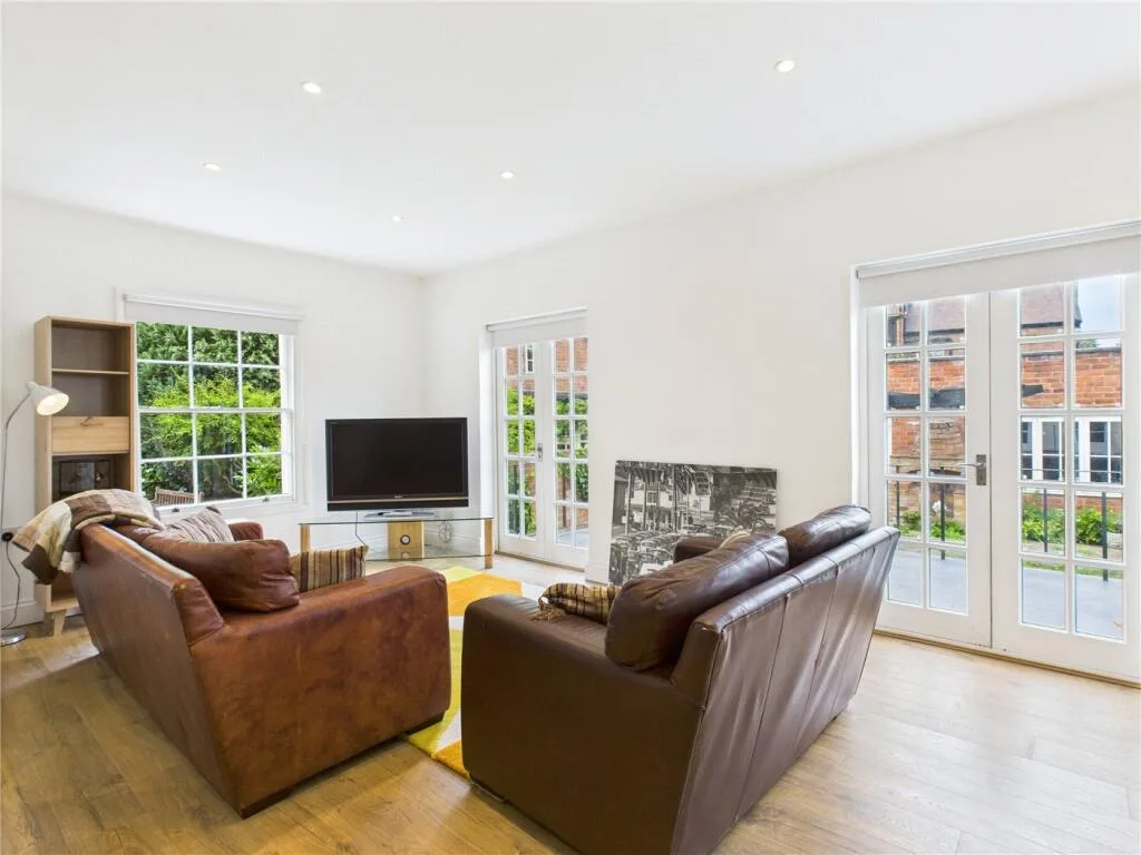 2 bedroom semi-detached house for rent