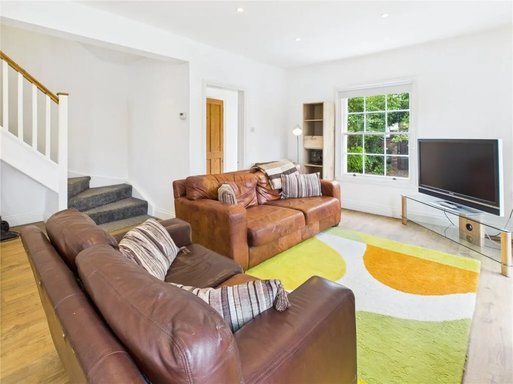 2 bedroom semi-detached house for rent