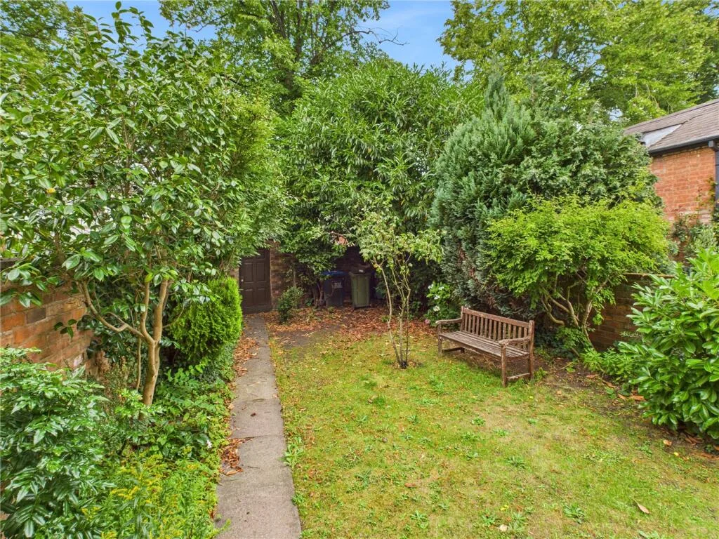 2 bedroom semi-detached house for rent