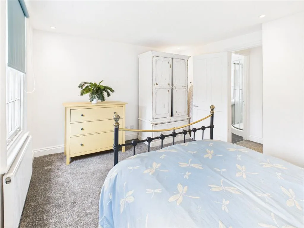 2 bedroom semi-detached house for rent