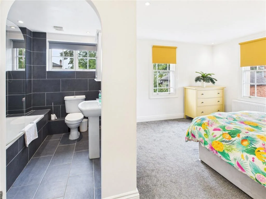 2 bedroom semi-detached house for rent
