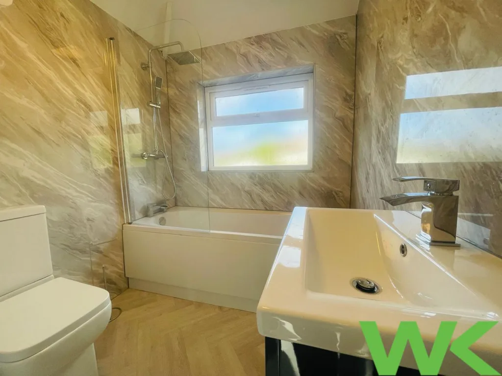 3 bedroom semi-detached house for rent
