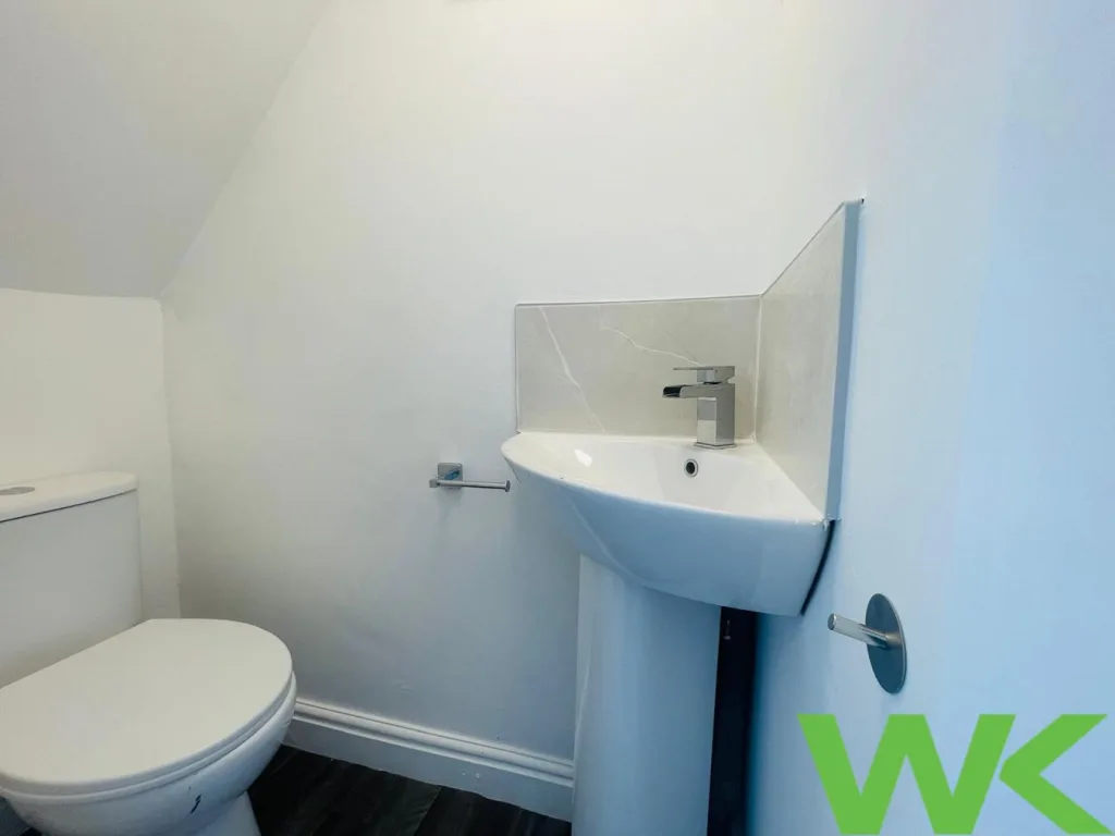 3 bedroom semi-detached house for rent